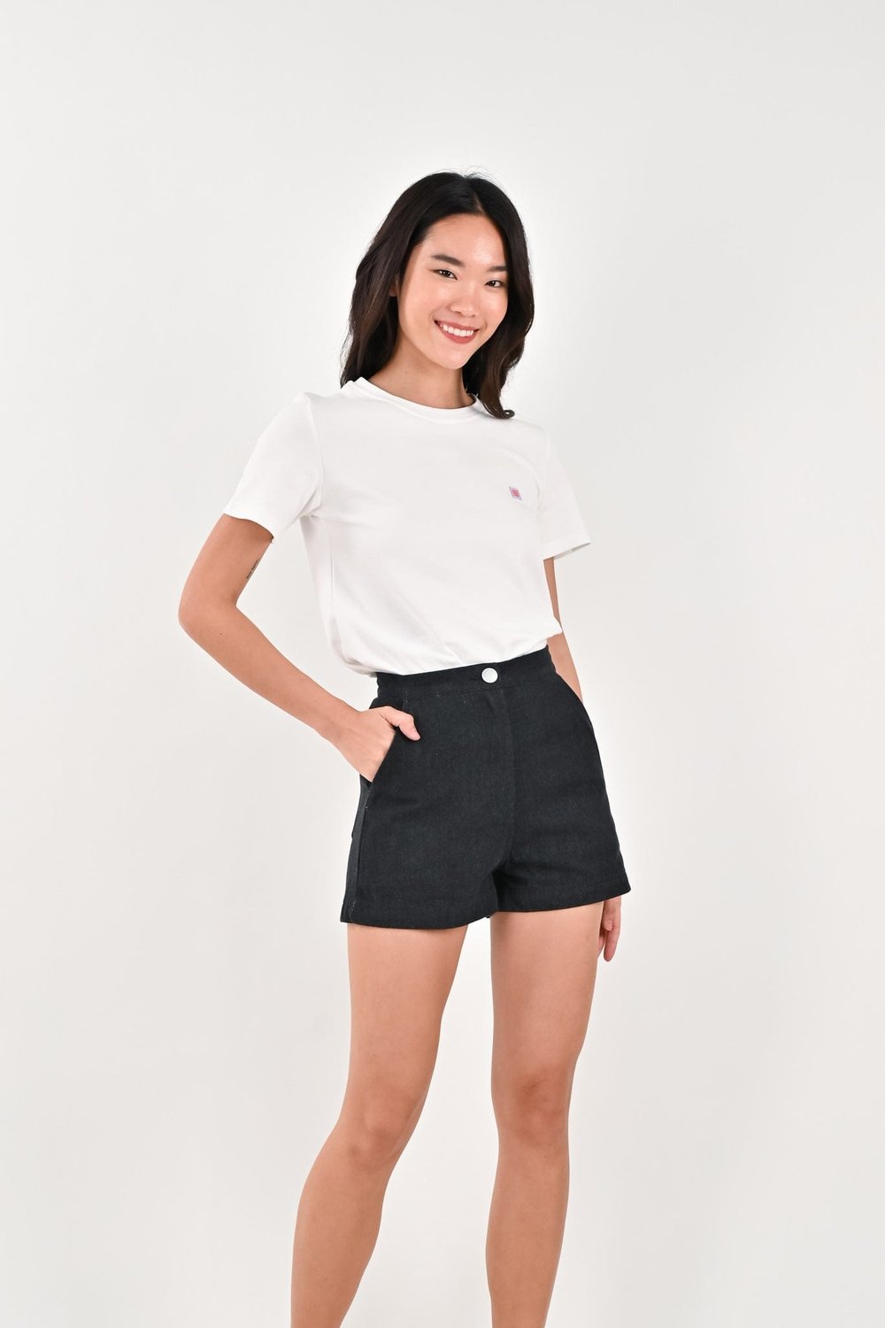 CRISTELLE SHORTS IN BLACK
