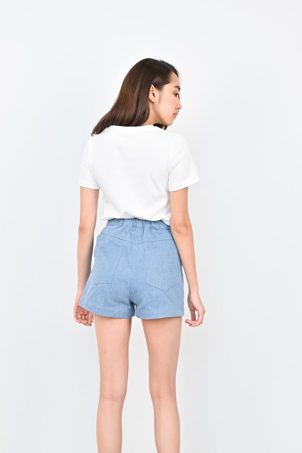 CRISTELLE SHORTS IN LIGHT-WASH