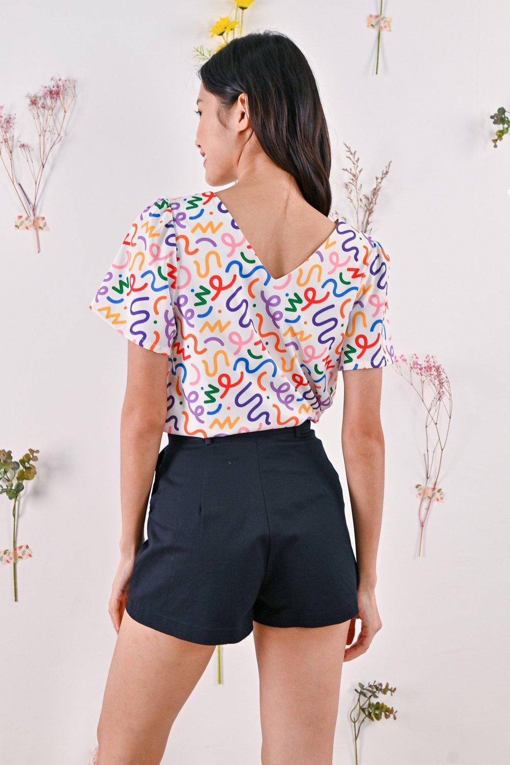 JEANETTE SHORTS IN NAVY