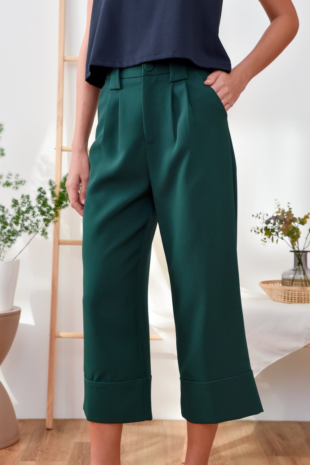 NIKKI CUFFED CULOTTES IN FOREST