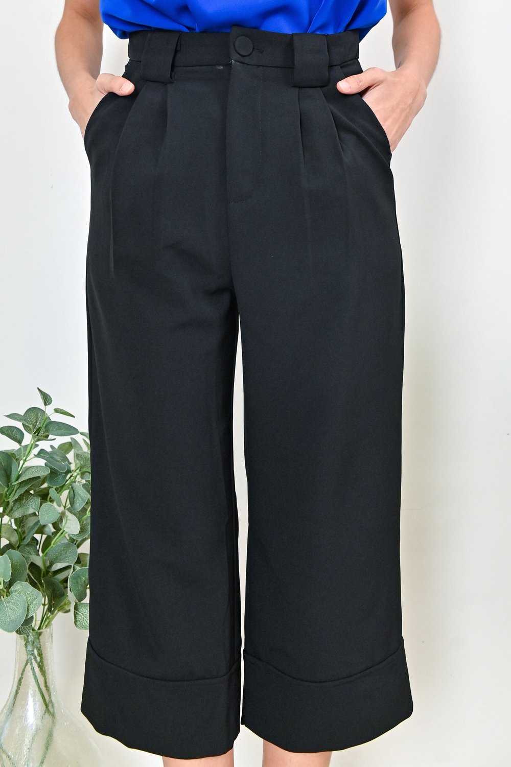 NIKKI CULOTTES IN BLACK