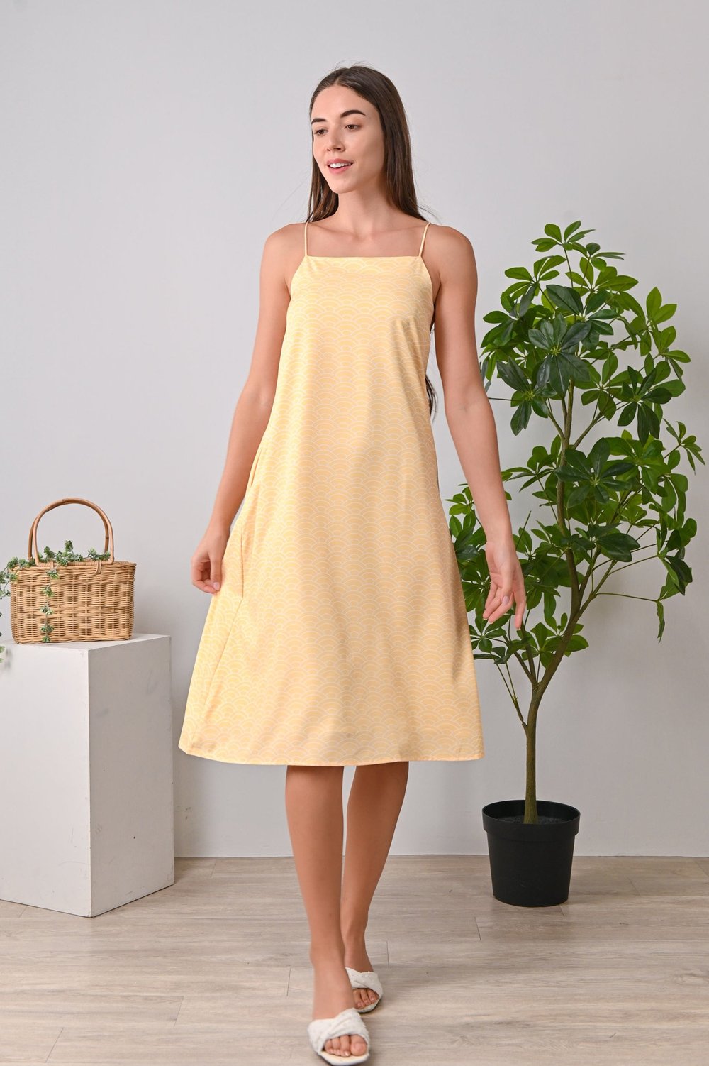 AOI YELLOW SPAG DRESS
