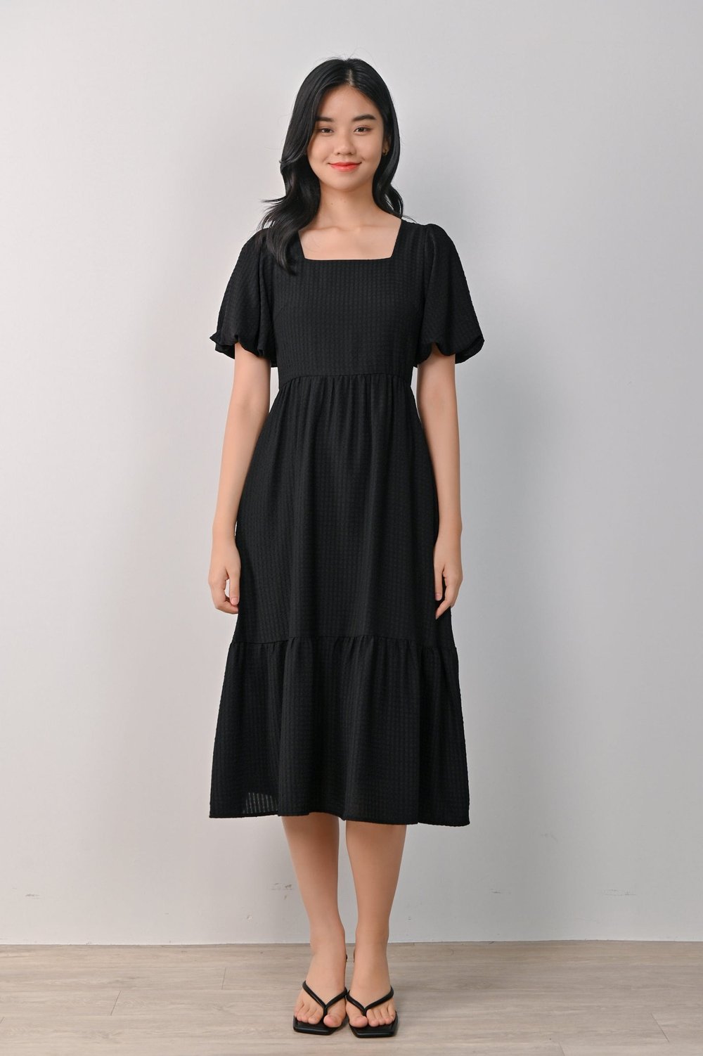 BLYTHE TEXTURED DRESS IN BLACK