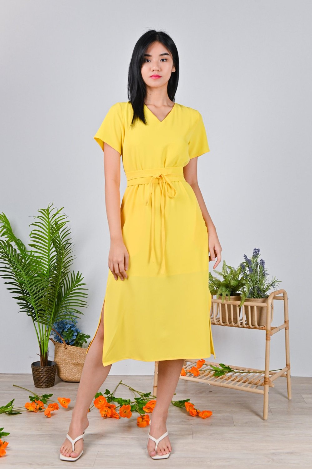 FANG SLEEVED MIDI DRESS IN YELLOW
