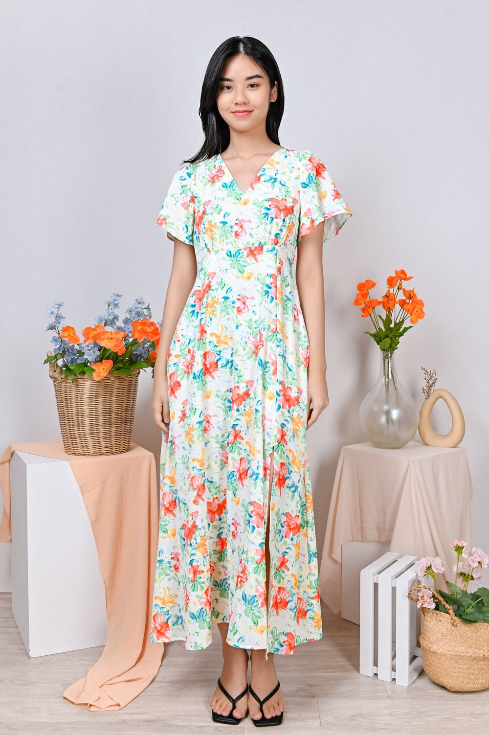 FIKA SLEEVED DRESS IN VIBRANT FLORAL