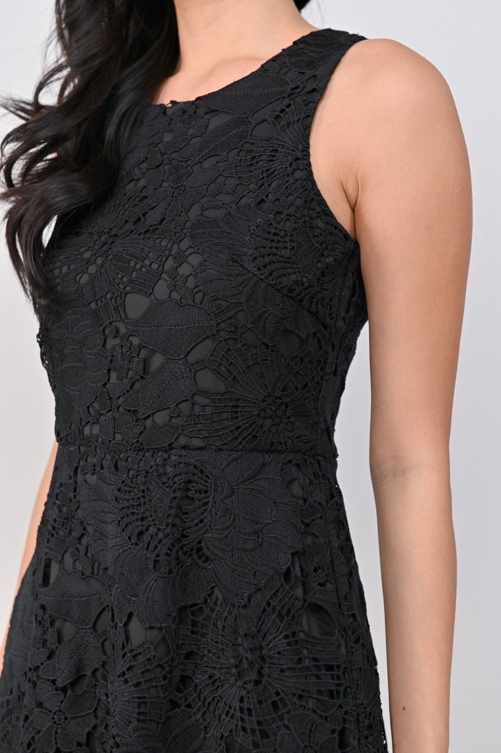 HAPE CROCHET MIDI DRESS IN BLACK