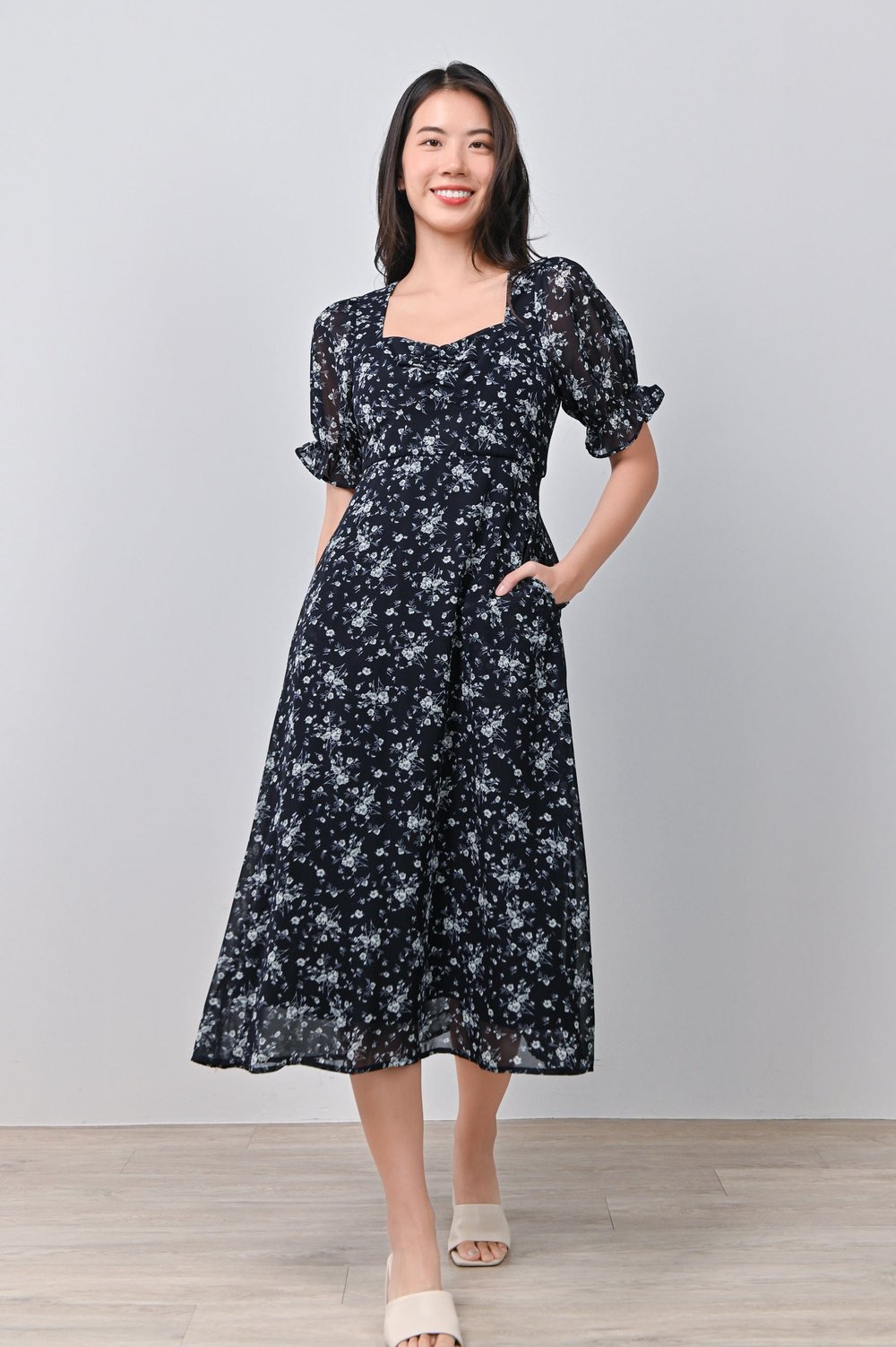 JAEHWA FLORAL SWEETHEART DRESS IN NAVY