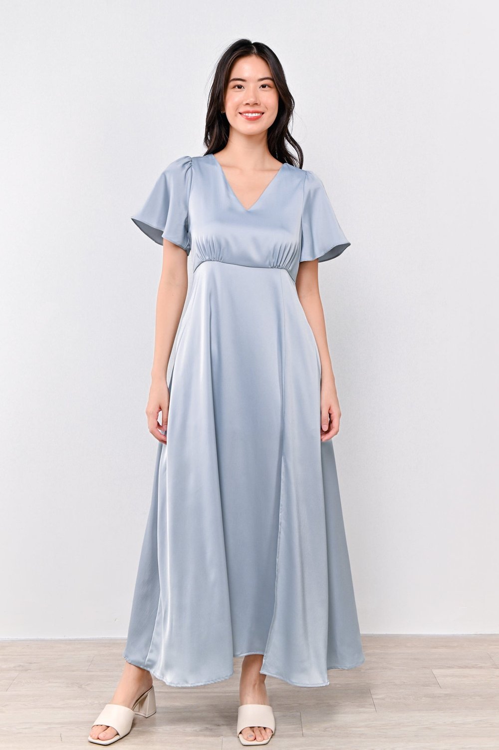 JI-AH SLEEVED MAXI DRESS IN LIGHT-BLUE