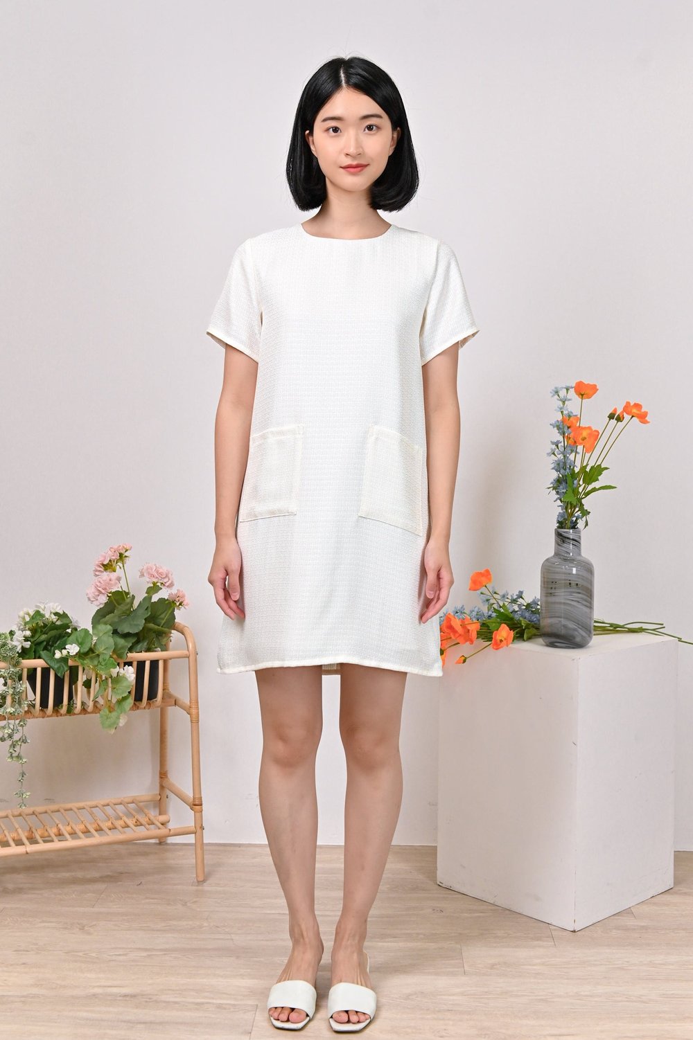 JOELLE SHIFT DRESS IN OFF-WHITE