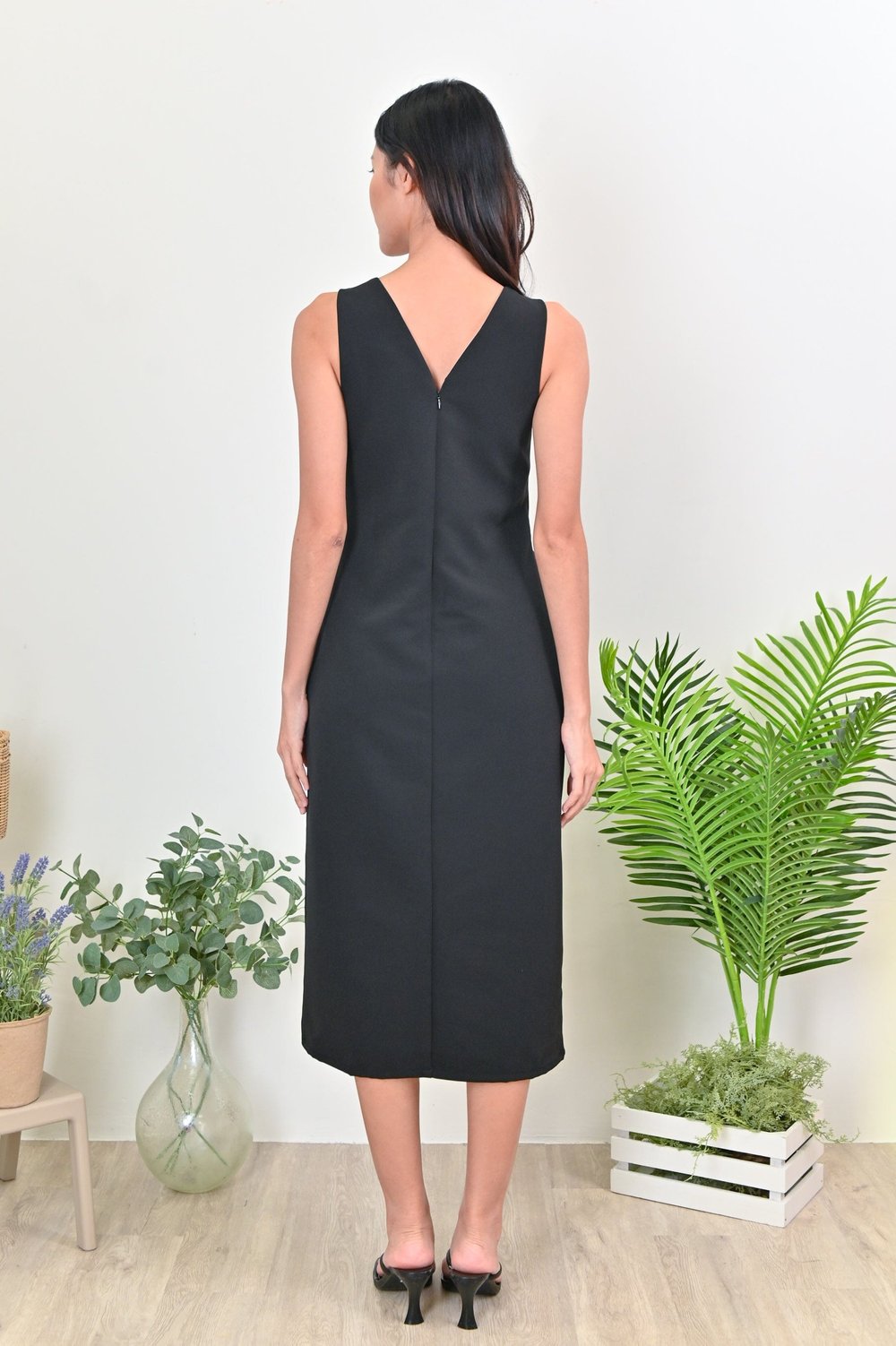 KENDALL SLIT MIDI DRESS IN BLACK