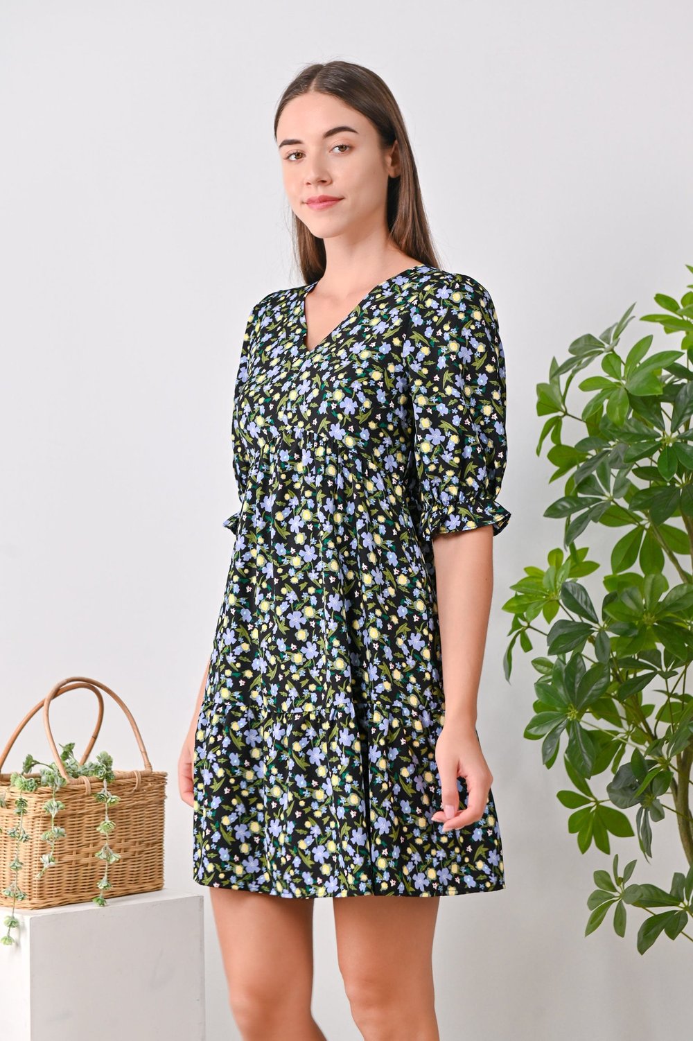 LYRIC FLORAL DRESS IN BLACK
