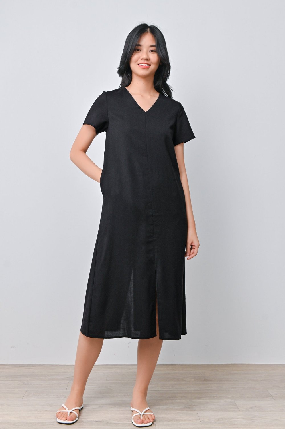 NASUHA SLEEVED MIDI DRESS IN BLACK