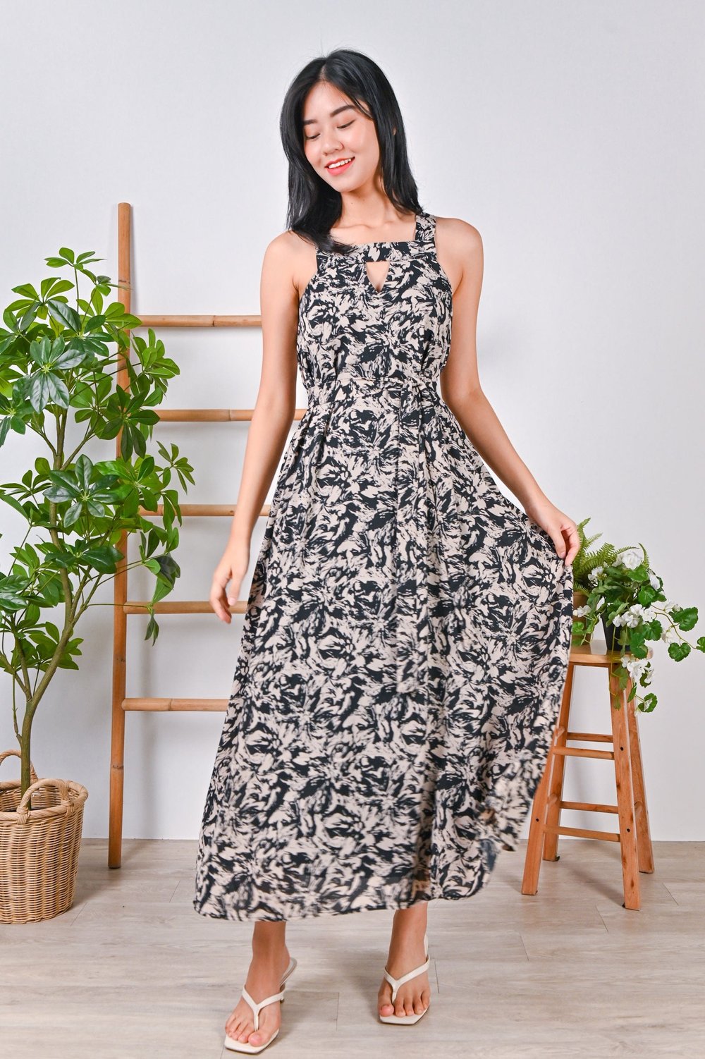 ODETTE TRAPEZE MAXI DRESS IN BLACK