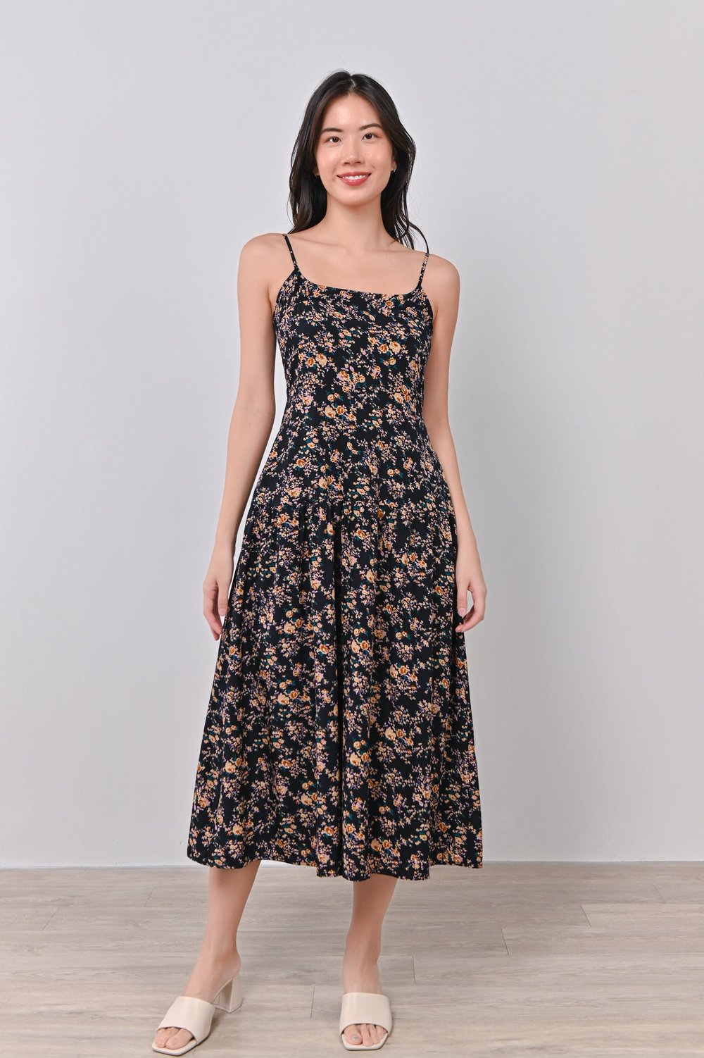 SCOTTIE SPAG DRESS IN NAVY FLORAL