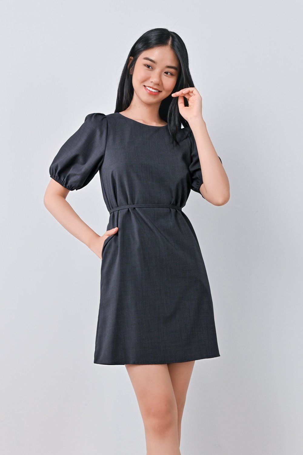 SELA TEXTURED SHIFT DRESS IN GUNMETAL