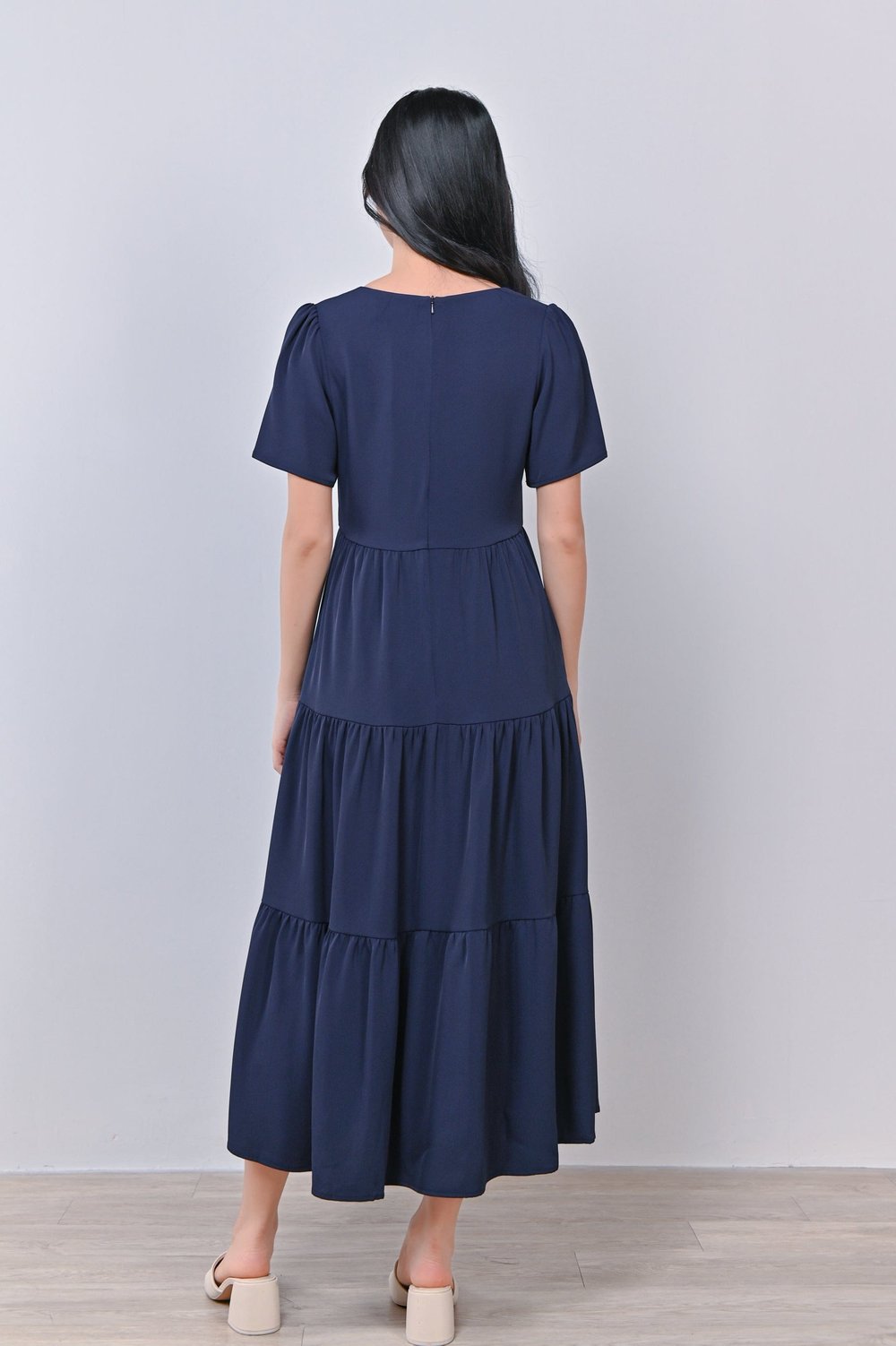 TISHA TIERED SWEETHEART DRESS IN NAVY