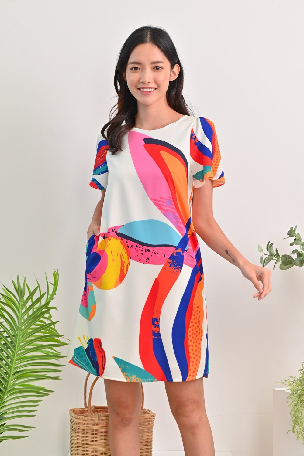 VIVID FLORAL SLEEVED DRESS IN WHITE