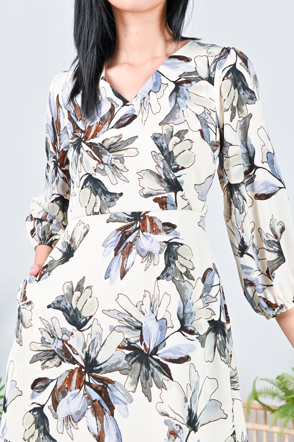 ZINCY FLORAL LONG-SLEEVE DRESS IN CREAM