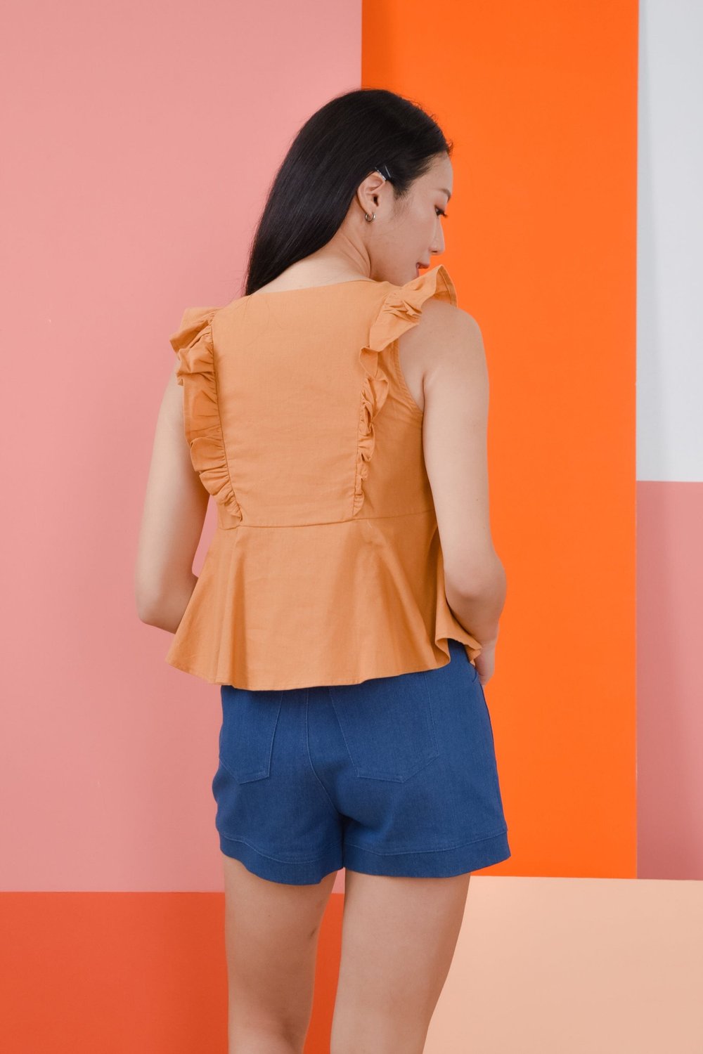 CHARIS FLUTTER-SLEEVE TOP IN APRICOT
