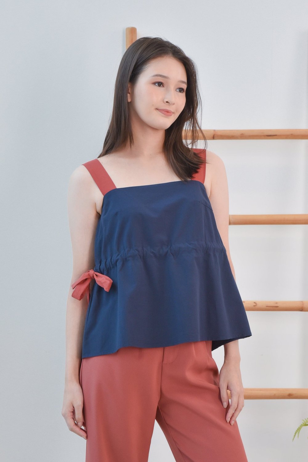 CHRISTINE COLOUR BLOCK TOP IN NAVY