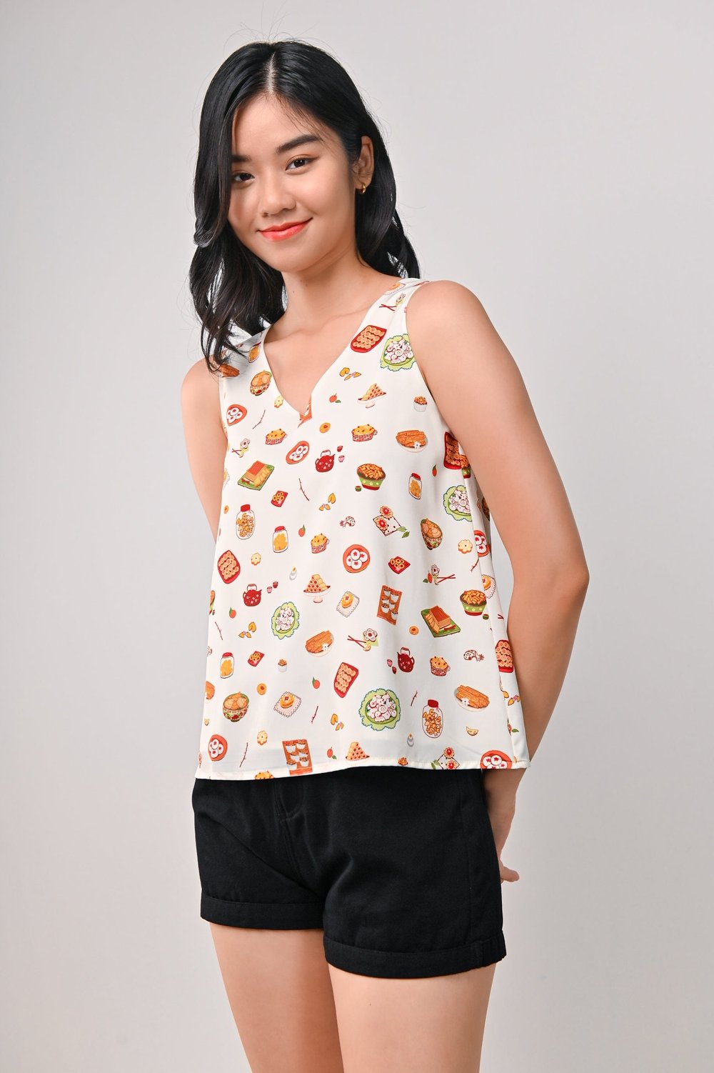 CNY SNACKS TWO-WAY TOP IN CREAM