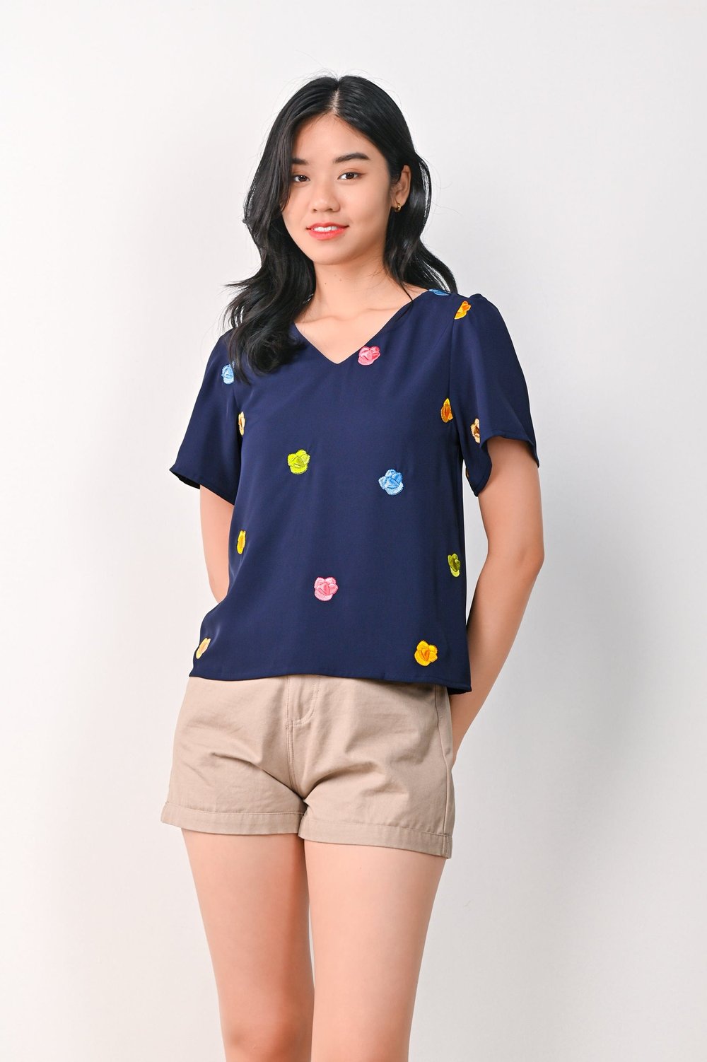 HUAT KUEH EMB. SLEEVED TOP IN NAVY