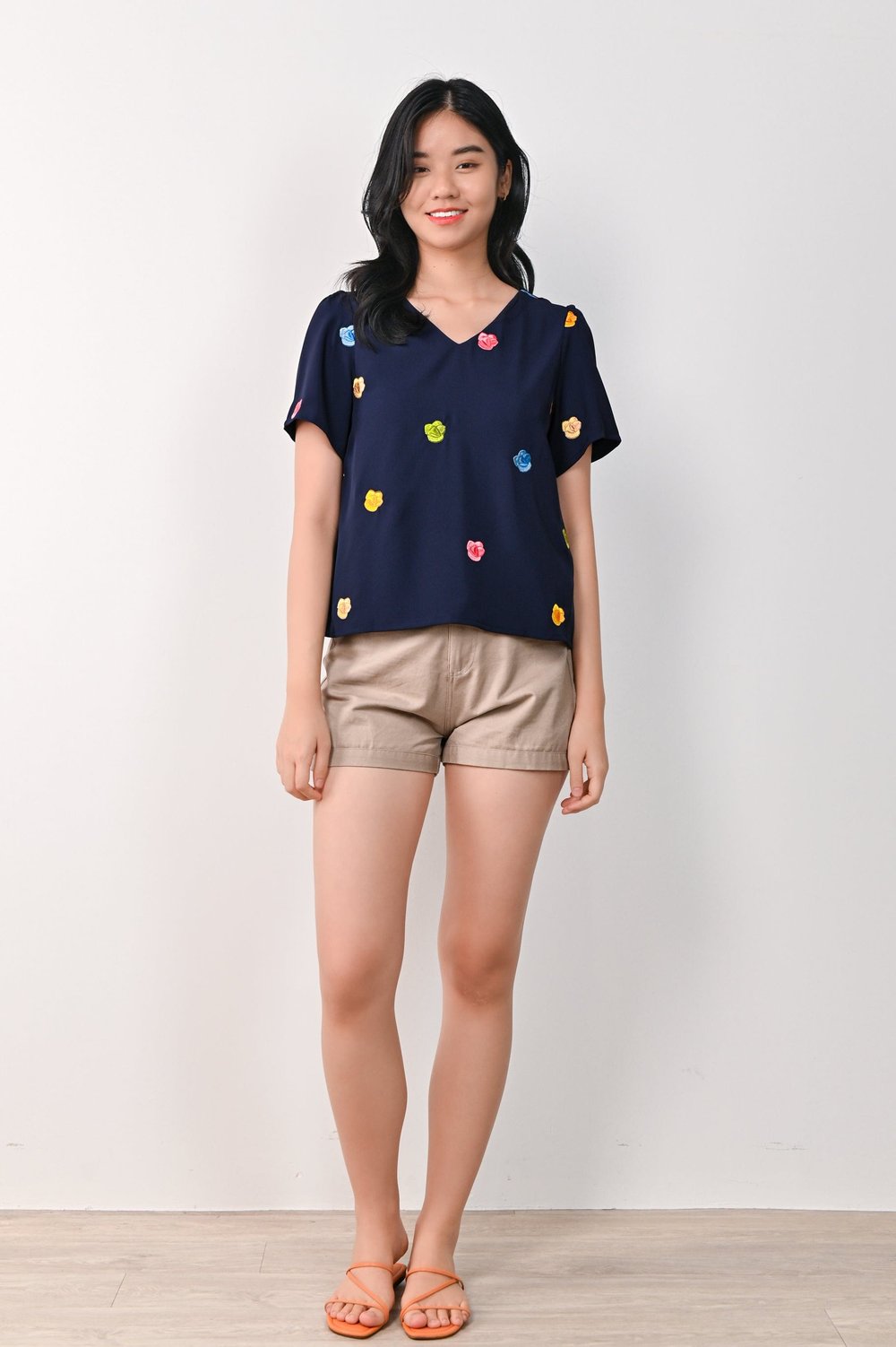 HUAT KUEH EMB. SLEEVED TOP IN NAVY