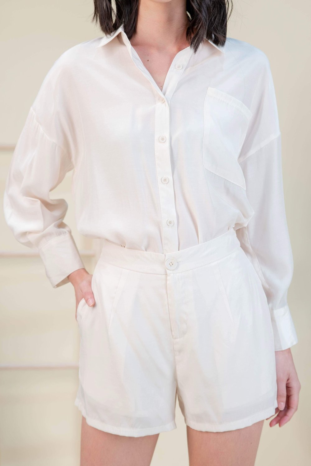 VIL LOUNGE SHORTS IN CREAM